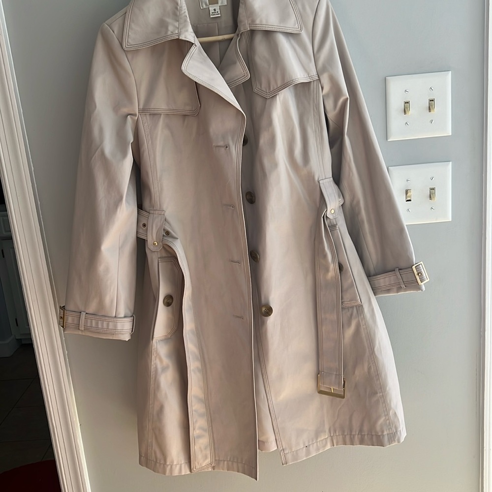 Gallery, 10 size small raincoat